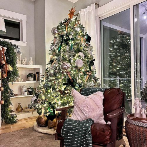 Aspen Fir Artificial Christmas Tree1 f2949c13 e1db 4d72 b1a6 49e06d0d6809