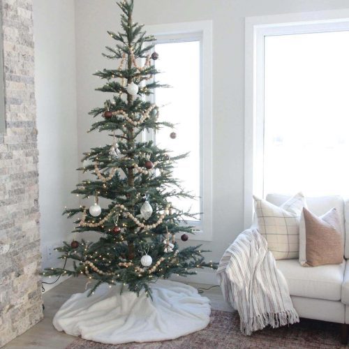 King Noble Fir Artificial Christmas Tree0000