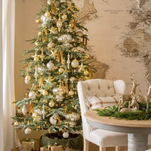 King Noble Fir Artificial Christmas Tree007