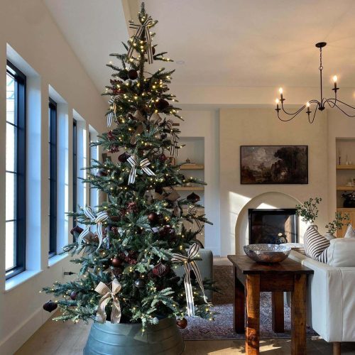 King Noble Fir Artificial Christmas Tree01