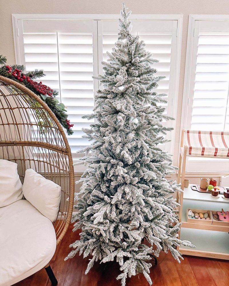 Queen Flock Slim Artificial Christmas Tree6