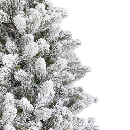 king flock artificial christmas tree closeup 96c33312 f4a0 446e a115 c29f9f2646e5