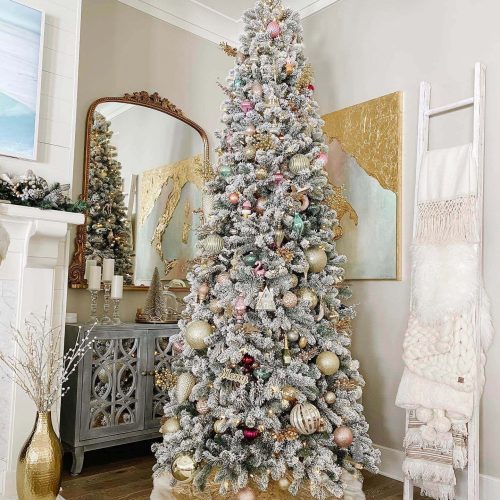 king flock slim artificial christmas tree 072f13a2 87e8 4ef1 b75f 614529cef771