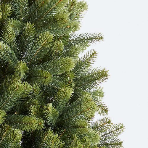 royal fir artificial christmas tree closeup 504cafe3 0563 4cab b11e 565a73da58ee