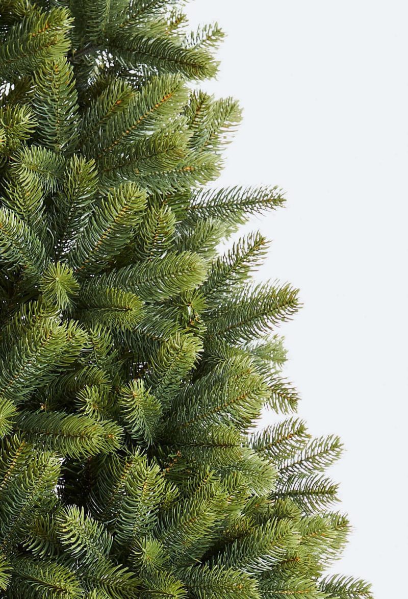 royal fir artificial christmas tree closeup 504cafe3 0563 4cab b11e 565a73da58ee